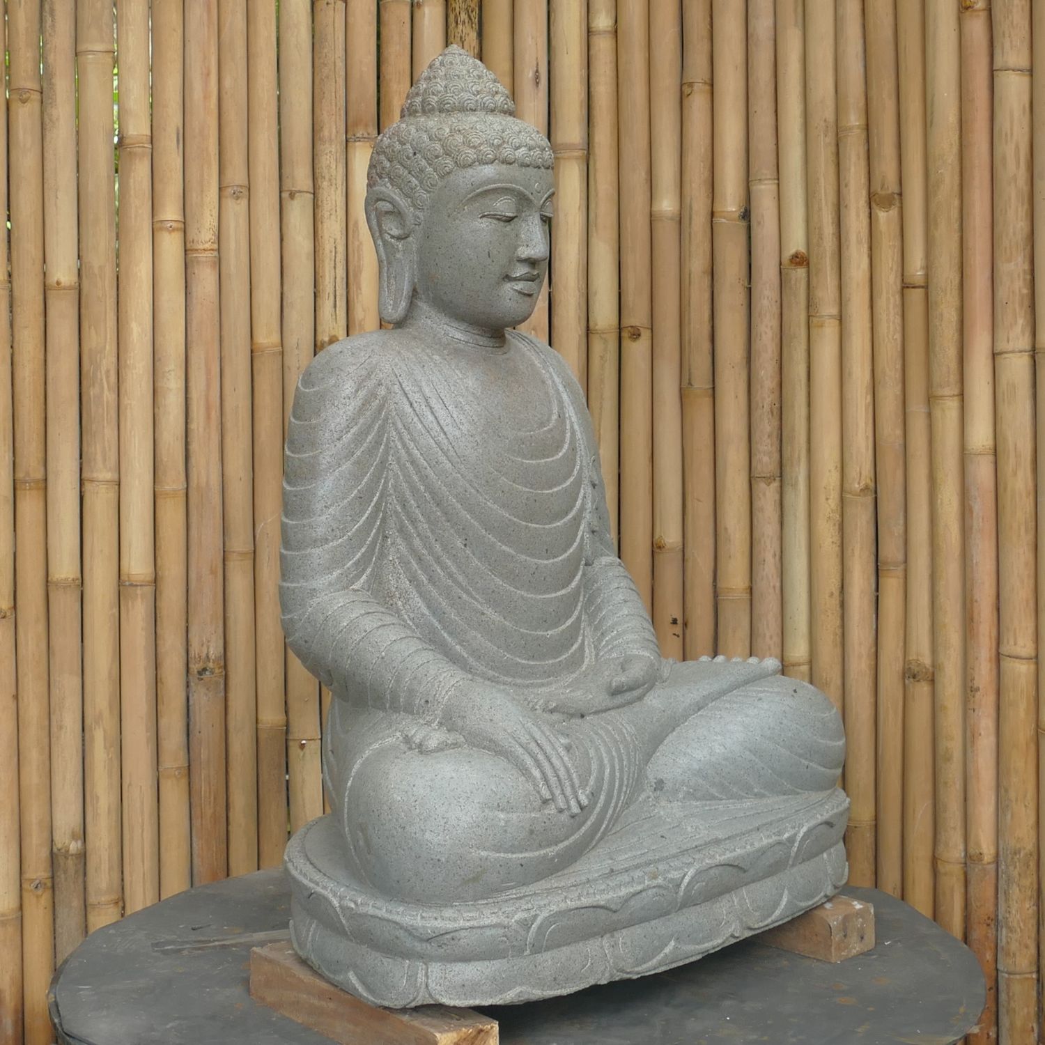  Product image 3 of the product “Seated Buddha made of Riverstone in Bhumisparsha - gesture of touching the earth, approx. 100cm height, natural ”